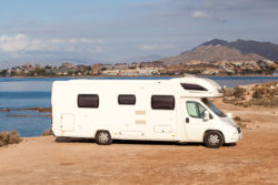 wohnmobil mit alkoven aufbau